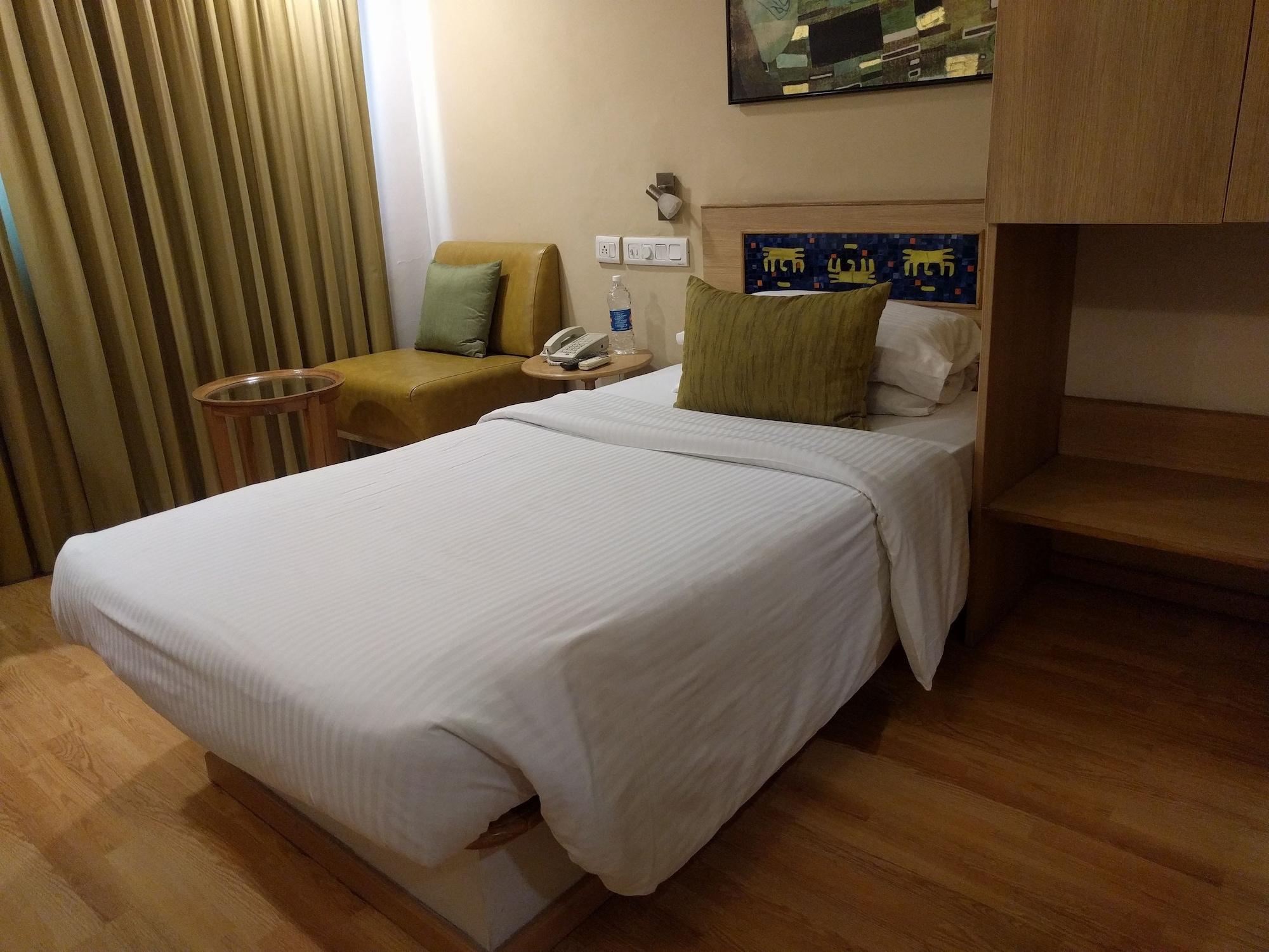 Lemon Tree Hotel, Udyog Vihar, Gurugram Gurgaon Bagian luar foto