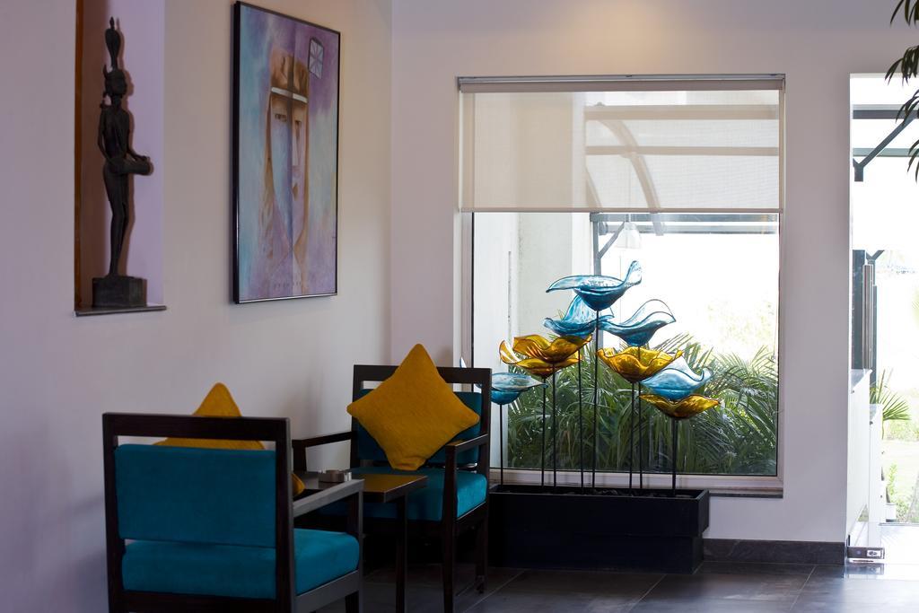 Lemon Tree Hotel, Udyog Vihar, Gurugram Gurgaon Bagian luar foto